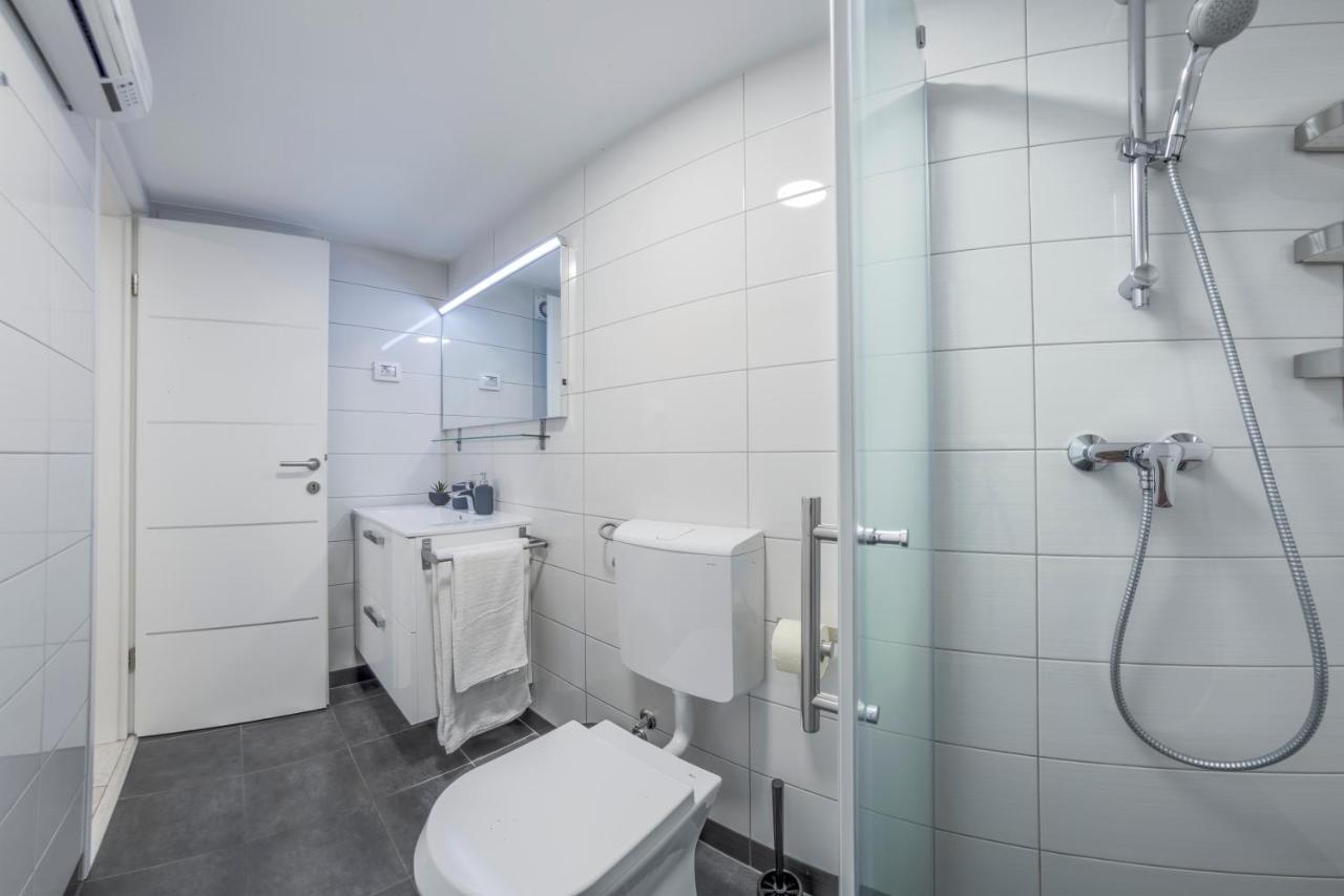 Urban Apartments Pula Bagian luar foto
